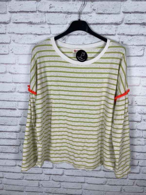 CAMISETA RAYAS BEIG Y VERDE DETALLE FLUOR