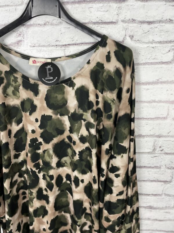 CAMISA ANIMAL PRINT VERDE - Imagen 2