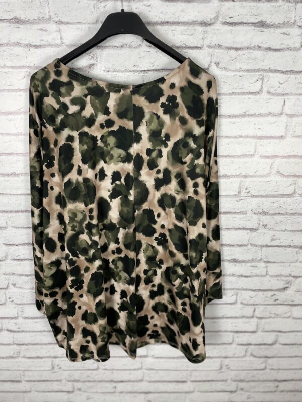 CAMISA ANIMAL PRINT VERDE - Imagen 4