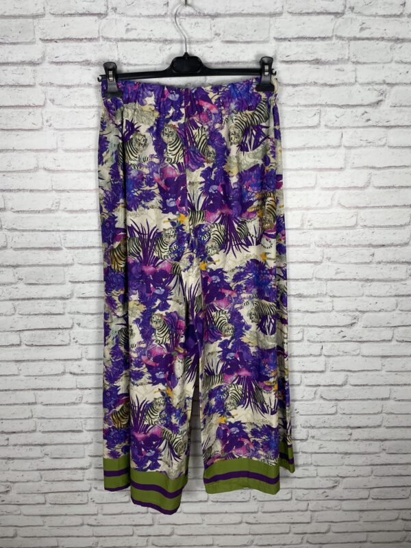 PANTALÓN ESTAMPADO ANCHO TONOS MALVAS