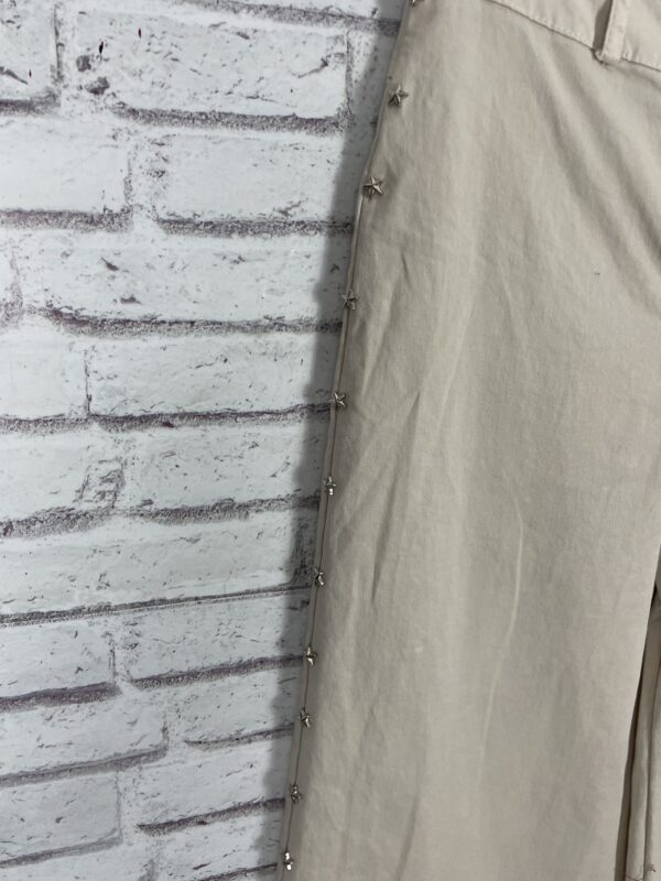 PANTALON BEIG ESTRELLAS - Imagen 3