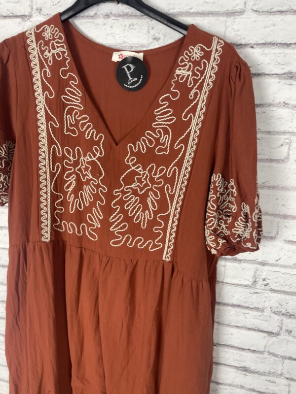 VESTIDO TEJA BORDADO - Imagen 3