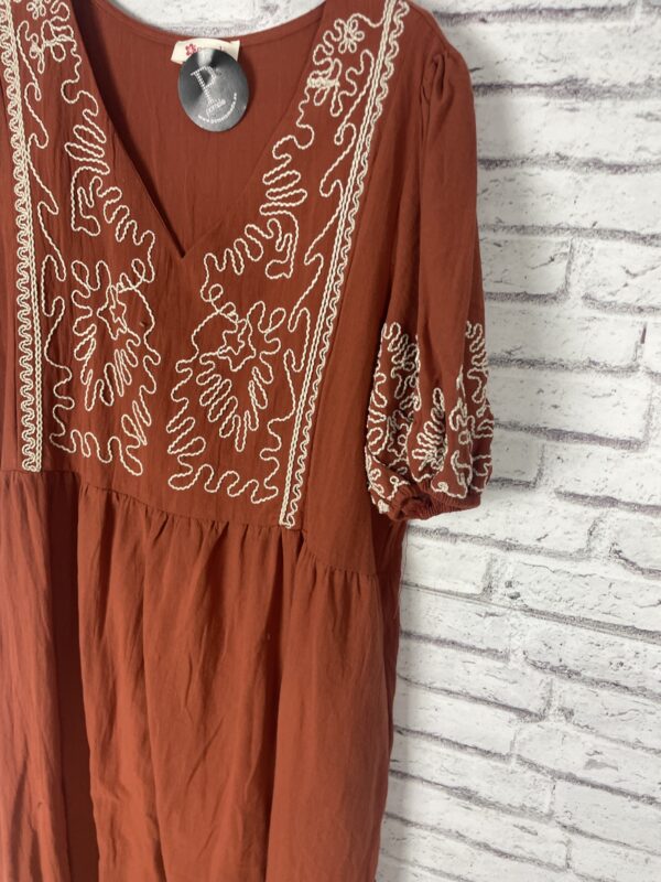 VESTIDO TEJA BORDADO - Imagen 5