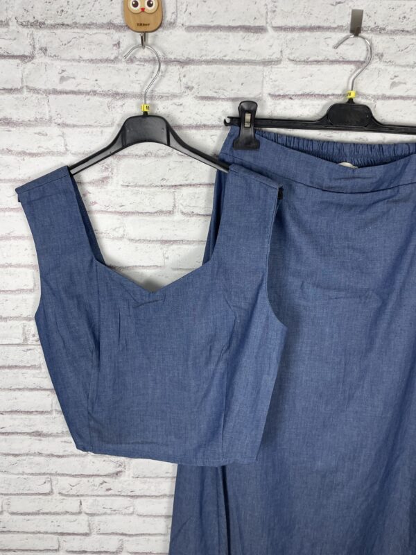 CONJUNTO VAQUERO FALDA Y TOP CLARO - Imagen 3