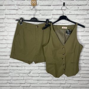 CONJUNTO CHALECO Y FALDA PANTALÓN  VERDE LINO
