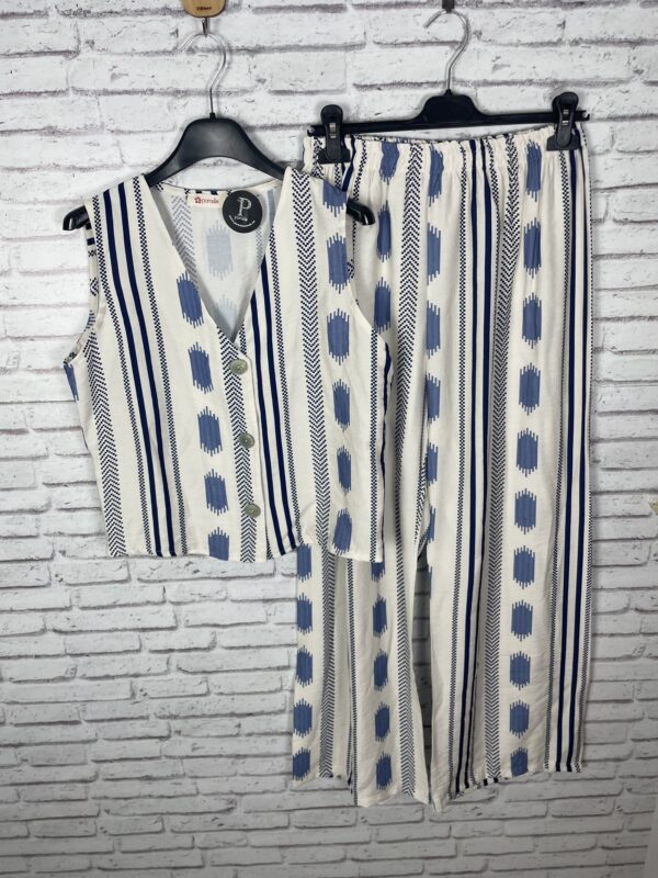 CONJUNTO CHALECO Y PANTALÓN TONOS AZULES