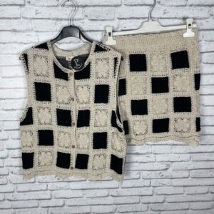 CONJUNTO CHALECO Y FALDA CROCHET NEGRO Y BLANCO
