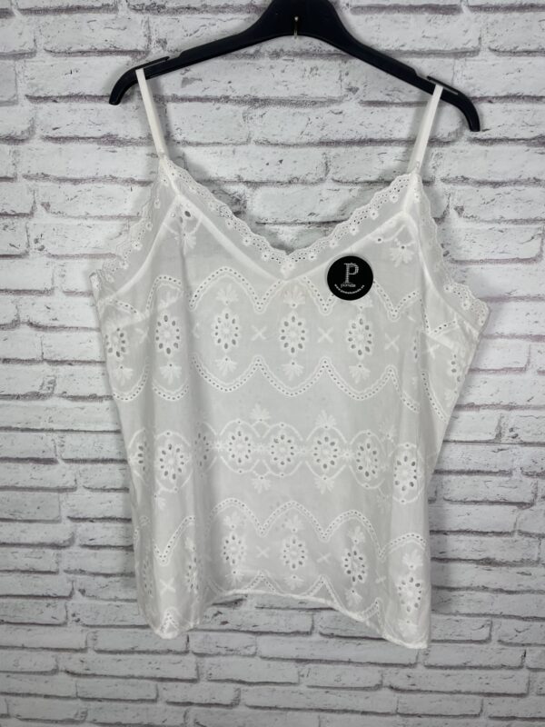 TOP PERFORADO BLANCO