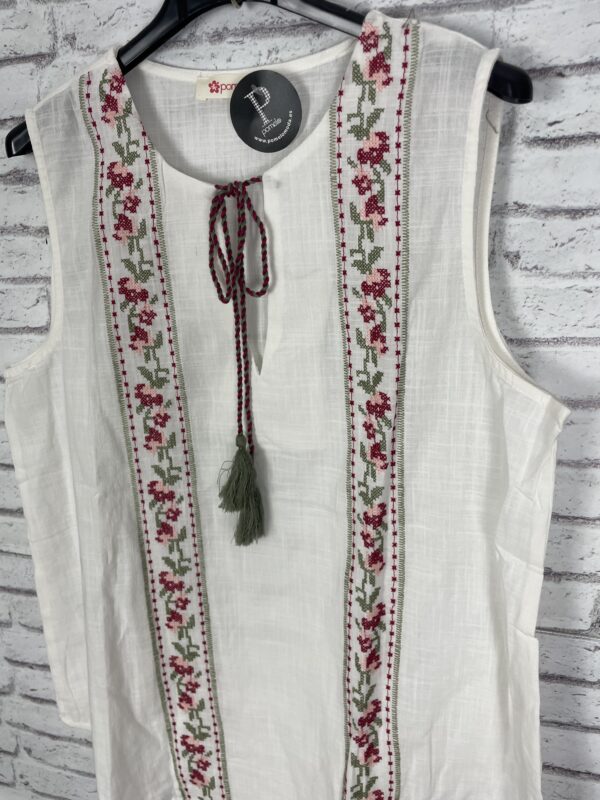 CAMISA BORDADA BLANCA CON MOTAS - Imagen 3