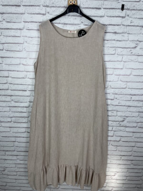 VESTIDO BEIG VOLANTE Y BOLSILLOS