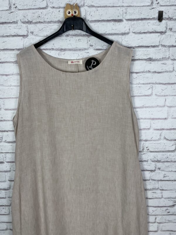 VESTIDO BEIG VOLANTE Y BOLSILLOS - Imagen 2