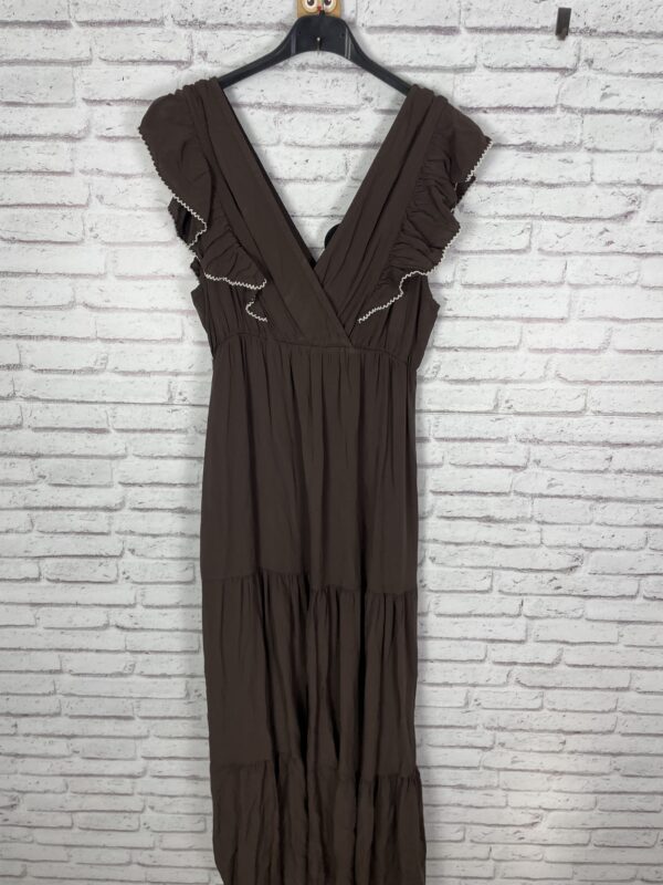VESTIDO MARRON VOLANTE EN MANGAS