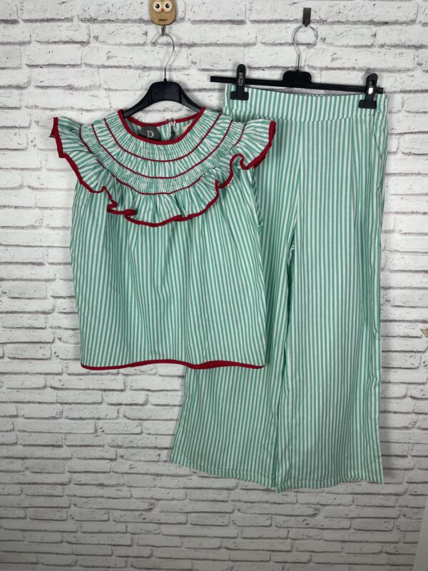 CONJUNTO RAYAS VERDE Y BLANCO