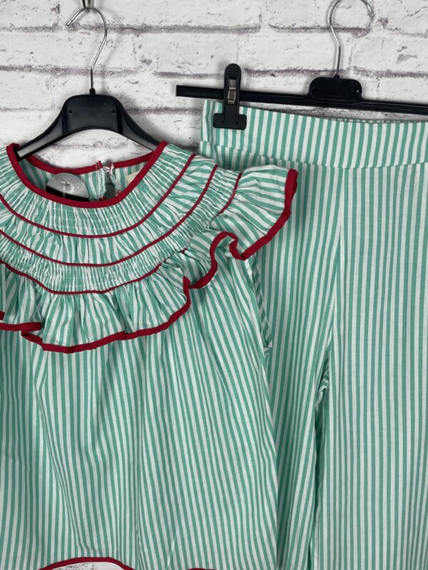 CONJUNTO RAYAS VERDE Y BLANCO - Imagen 2