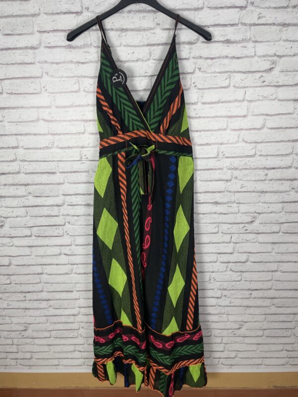 VESTIDO NEGRO CON FLUOR