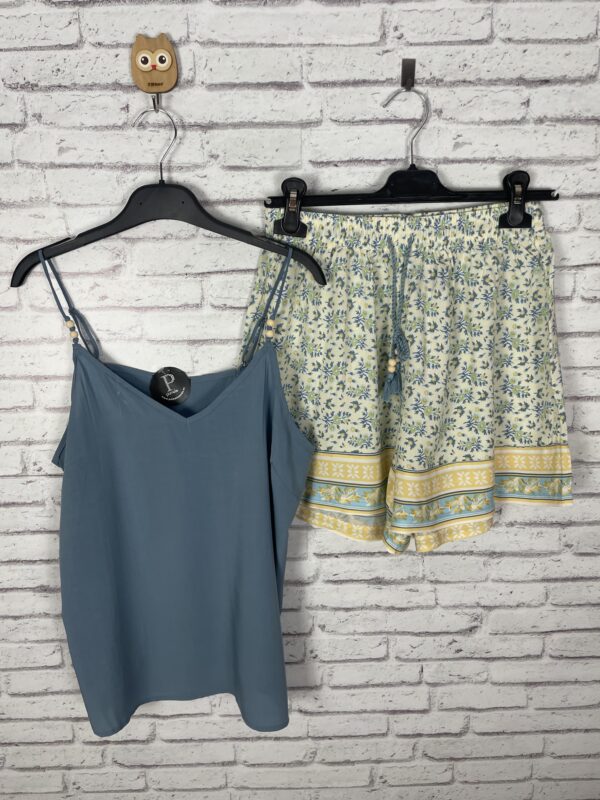 PIJAMA AZUL BOLITAS MADERA