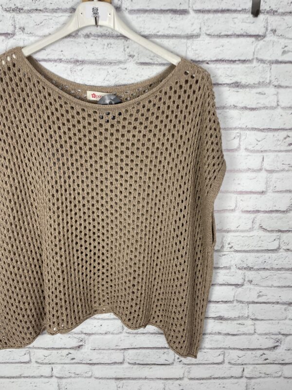 TOP CALADO BEIG - Imagen 2