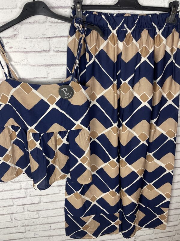 CONJUNTO TOP Y PANTALON MARINO Y CAMEL - Imagen 3