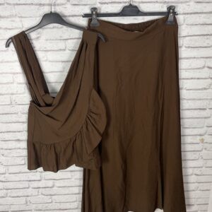 CONJUNTO TOP Y FALDA MARRON