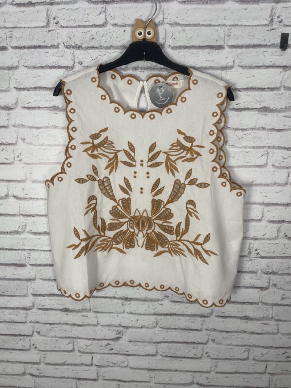 TOP BLANCO BORDADO