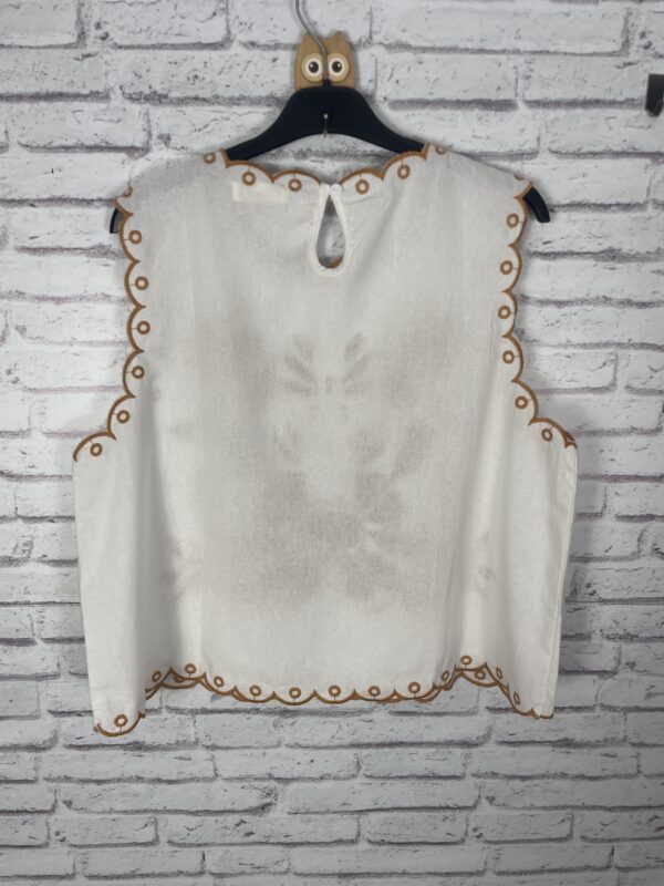 TOP BLANCO BORDADO - Imagen 4
