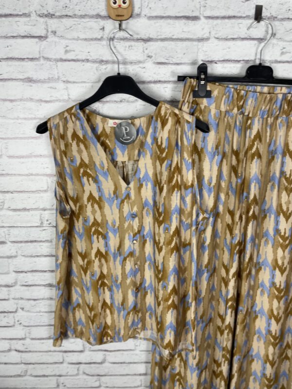 CONJUNTO ESTAMPADO - Imagen 2