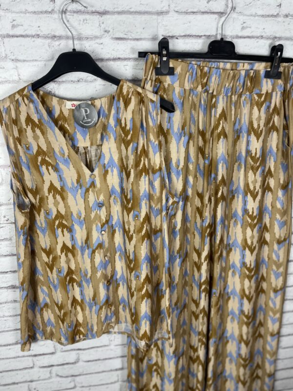 CONJUNTO ESTAMPADO - Imagen 3