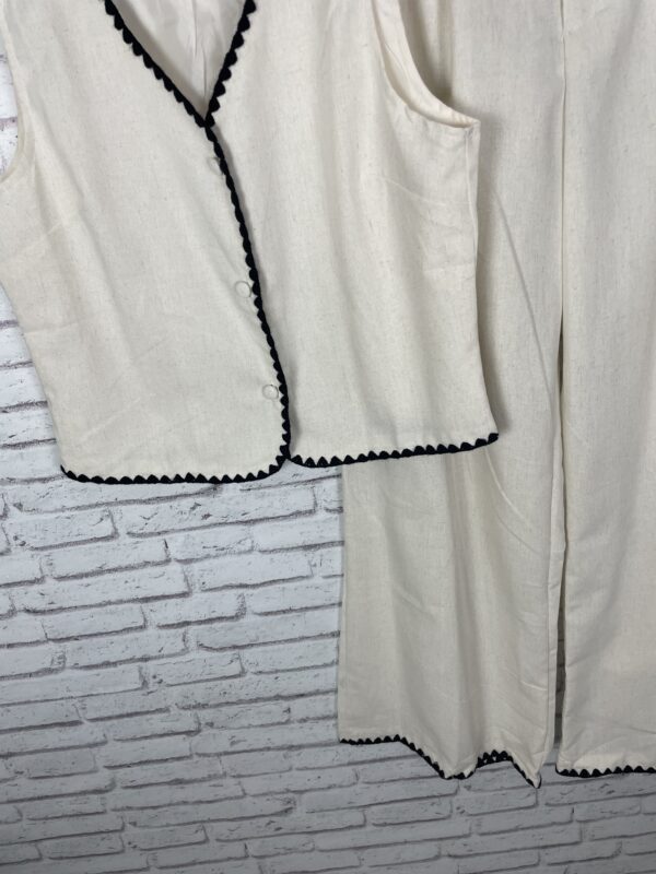 CONJUNTO CHALECO Y PANTALON - Imagen 4