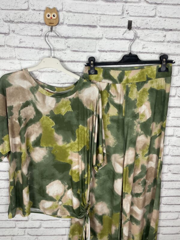 CONJUNTO PUNTO DE SEDA ESTAMPADO - Imagen 2