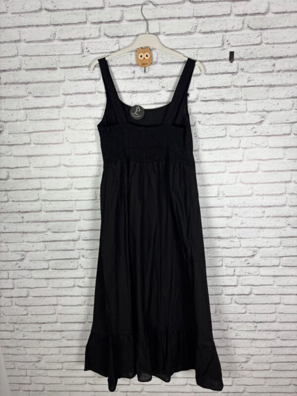 VESTIDO NEGRO CORTE PECHO - Imagen 2