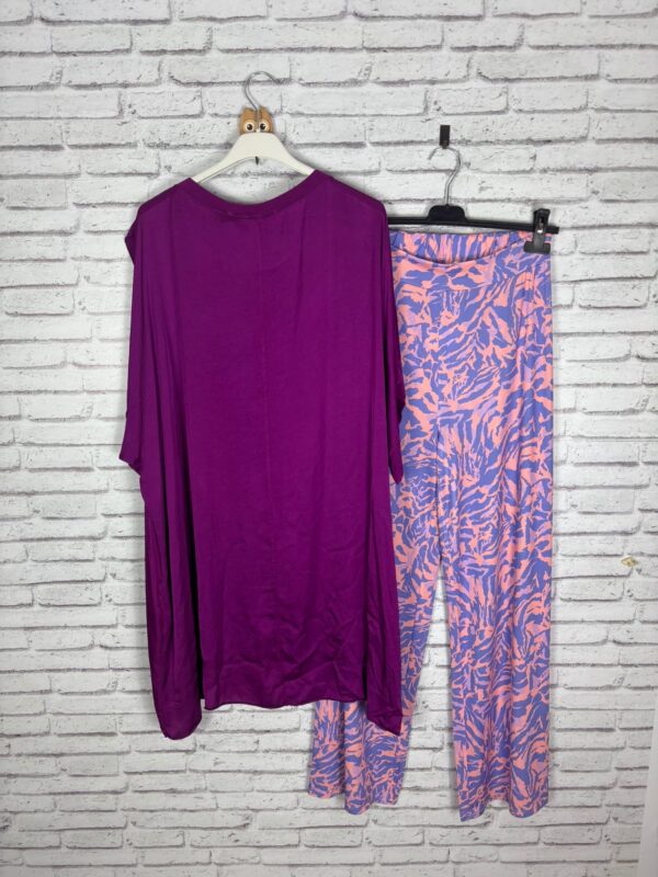 CONJUNTO TOP ASIMETRICO Y PANTALON - Imagen 2