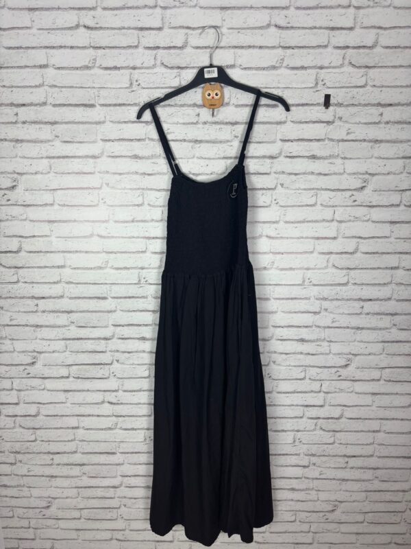 VESTIDO NEGRO NIDO DE ABEJA BOLSILLOS