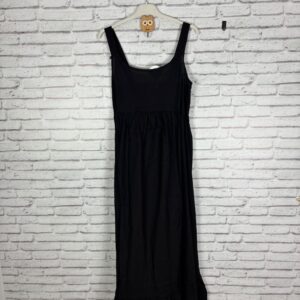 VESTIDO NEGRO CORTE PECHO