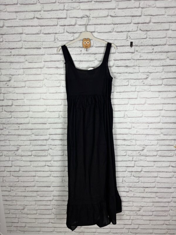 VESTIDO NEGRO CORTE PECHO