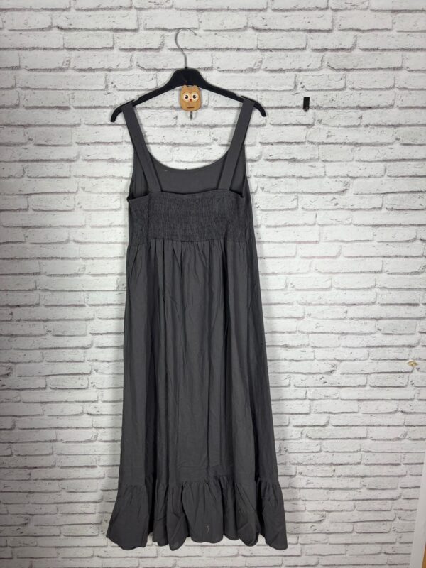 VESTIDO LINO GRIS CORTE EN EL PECHO - Imagen 3