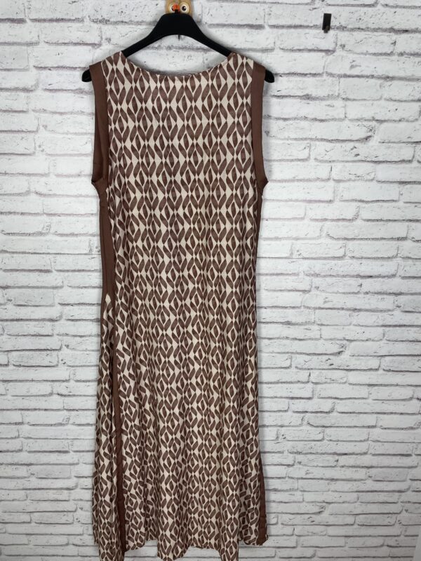 VESTIDO ABANICO MARRÓN - Imagen 4