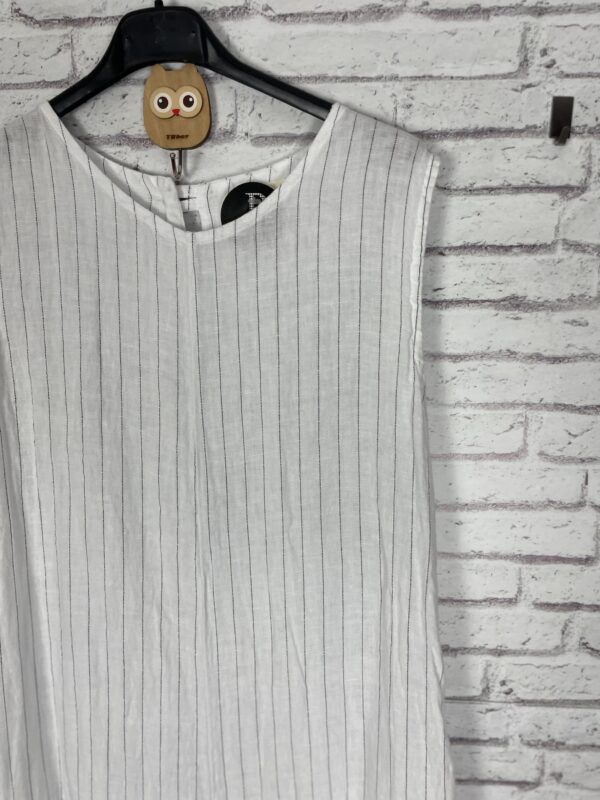 MONO LINO RAYAS BLANCO BOTONES MADERA - Imagen 2
