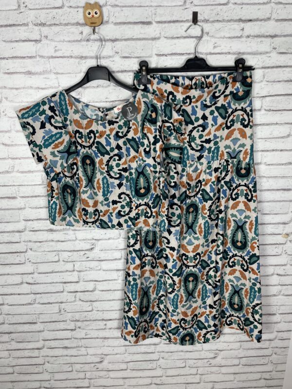 CONJUNTO ESTAMPADO AZUL Y MOSTAZA