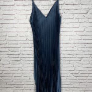 VESTIDO PLISADO AZUL