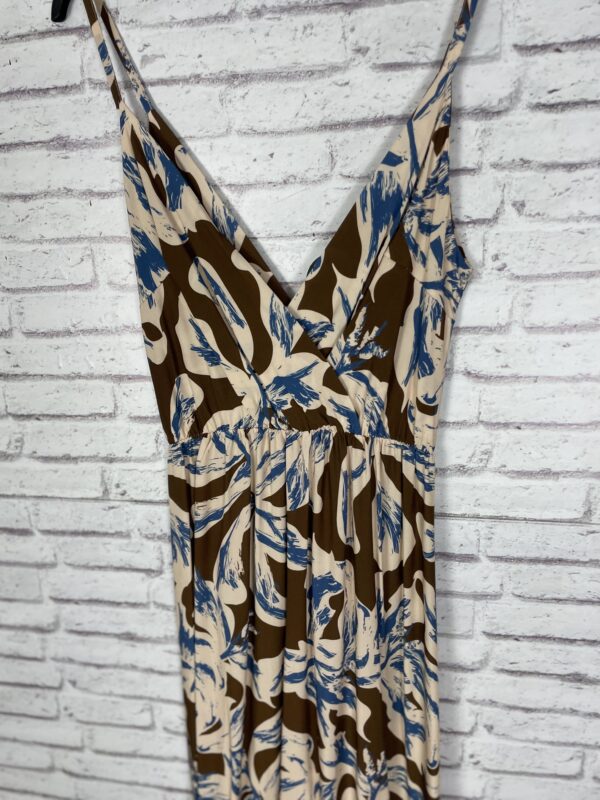 VESTIDO ESTAMPADO MARRON Y AZUL - Imagen 2
