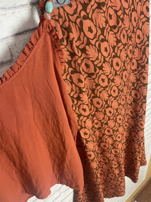 CONJUNTO TOP Y FALDA ESTAMPADA - Imagen 2