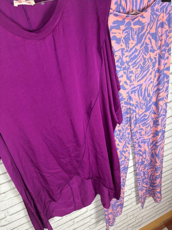 CONJUNTO TOP ASIMETRICO Y PANTALON - Imagen 3