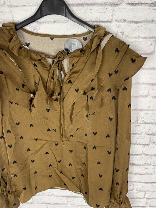 CAMISA CORAZONES CAMEL Y NEGRA - Imagen 2
