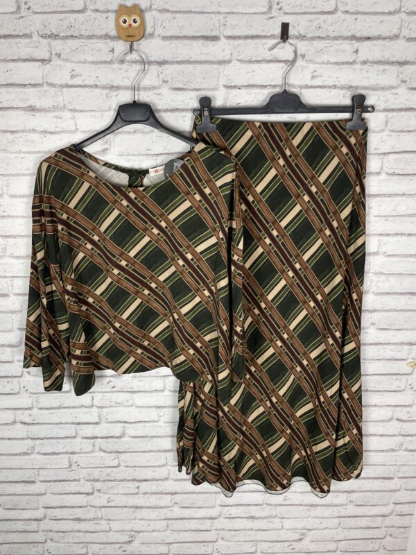 CONJUNTO FALDA Y BLUSA TONOS VERDES