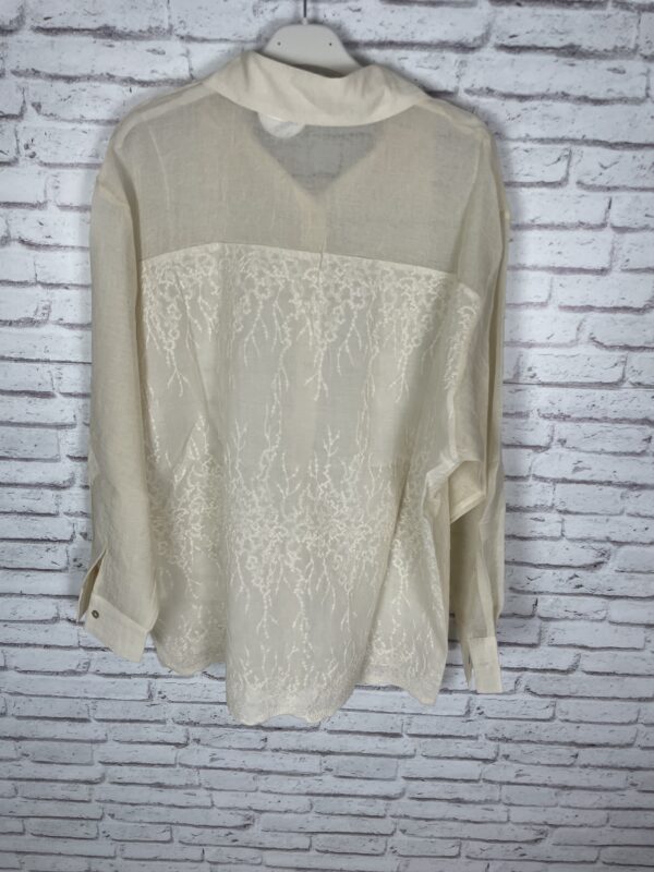 BLUSA GASA PARTE TRSERA BORDADA - Imagen 3