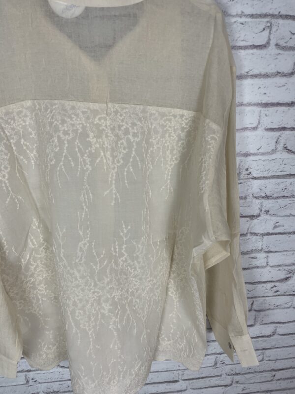 BLUSA GASA PARTE TRSERA BORDADA - Imagen 4