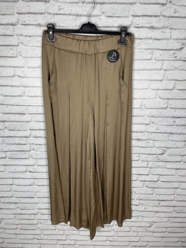 PANTALÓN SATINADO ANCHO CAMEL