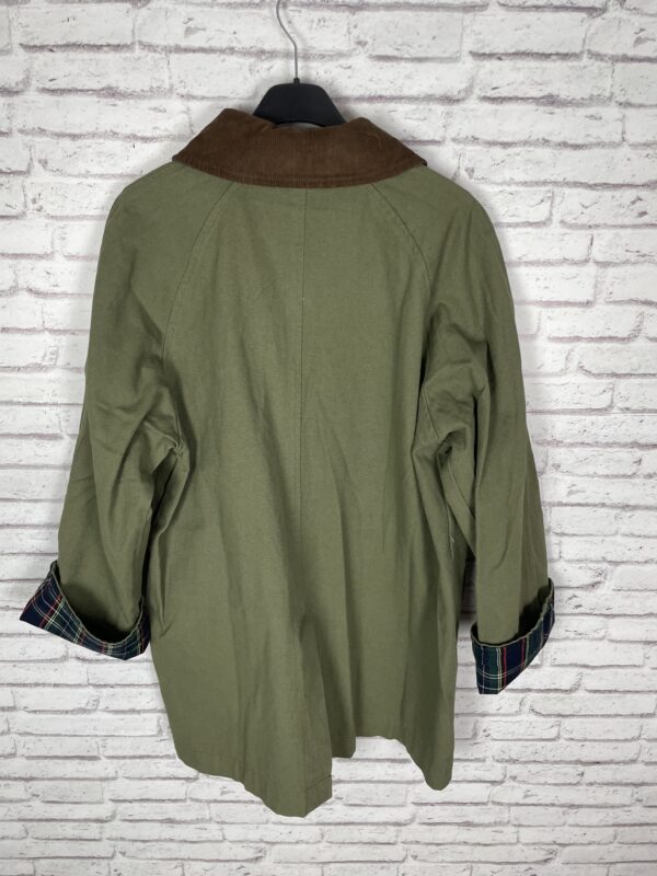 PARKA VERDE DETALLES EN CUADROS - Imagen 3