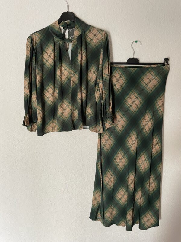 CONJNTO FALDA Y BLUSA TONES VERDES