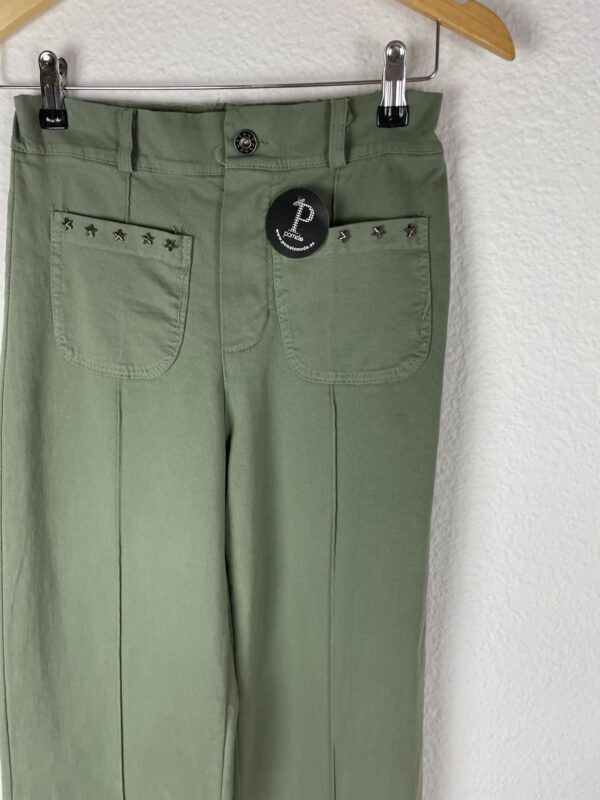 PANTALON VERDE ESTRELLAS - Imagen 2